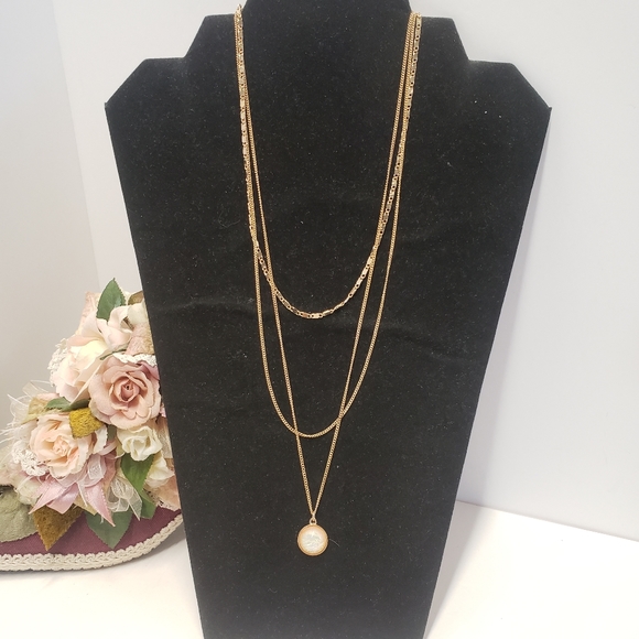 Gorgeous 3 Layer Gold tone Necklace - Picture 7 of 8